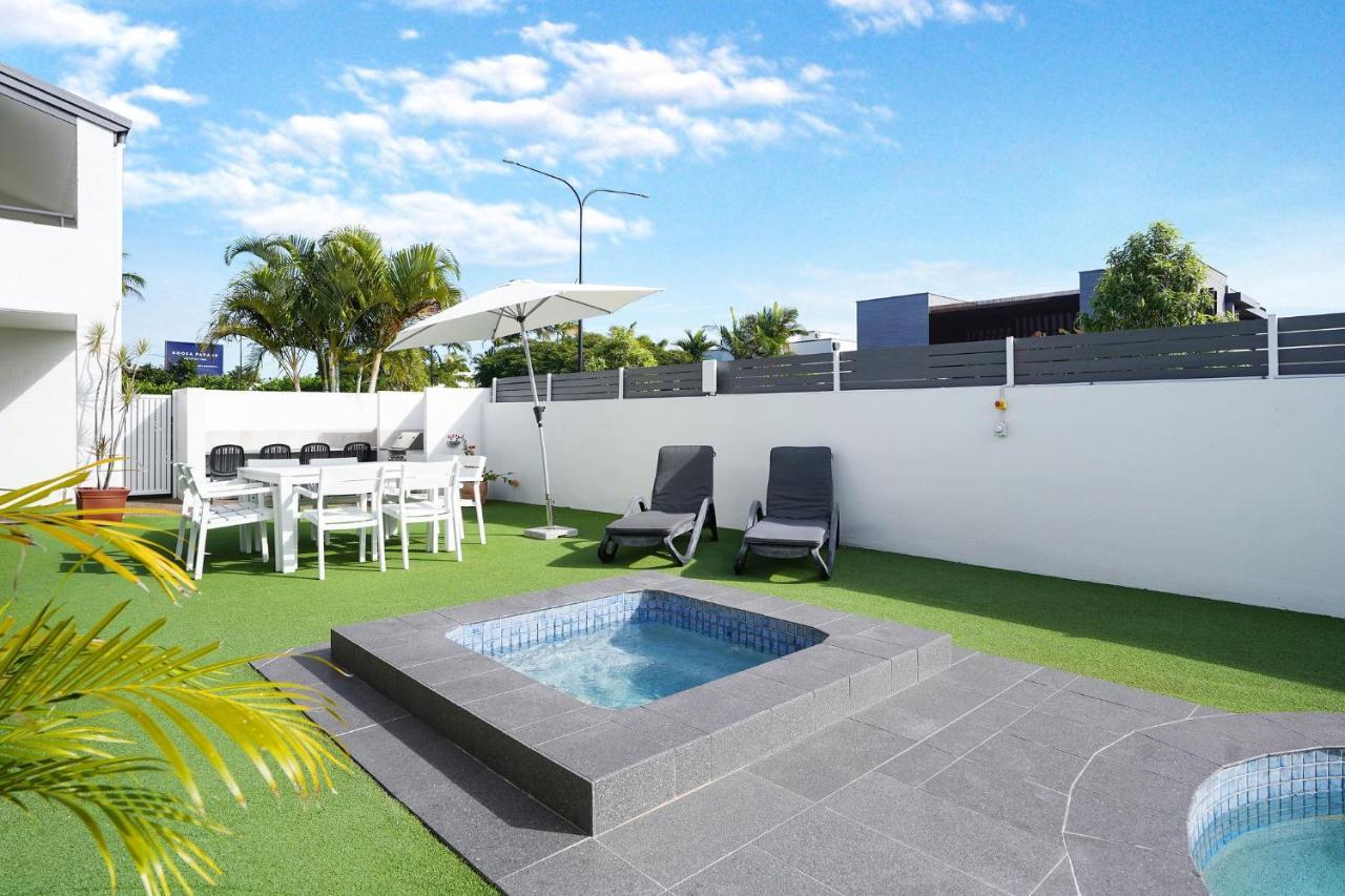 Noosa Parade Holiday Inn Noosa Heads Exterior foto